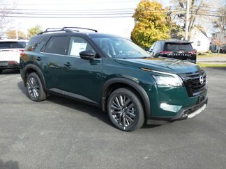 New 2025 Nissan Pathfinder SL w/ SL Premium Package image 1