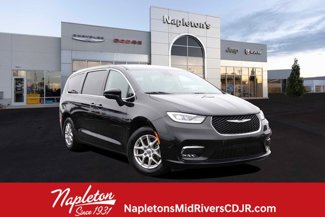 Used 2023 Chrysler Pacifica Touring-L image 1