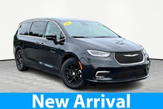 Used 2023 Chrysler Pacifica Touring-L image 1