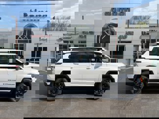 New 2025 Jeep Grand Cherokee L Altitude image 1
