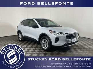 Used 2025 Ford Escape Active w/ Cold Weather Package image 1