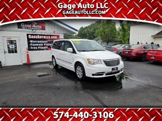 Used 2015 Chrysler Town & Country Touring image 1