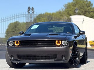 Used 2017 Dodge Challenger SXT Plus image 1