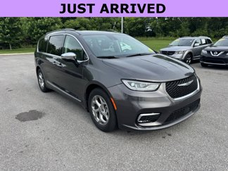 Used 2023 Chrysler Pacifica Limited image 1