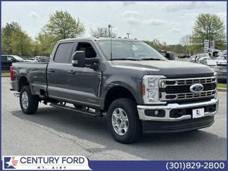 New 2025 Ford F250 4x4 Crew Cab Super Duty image 1