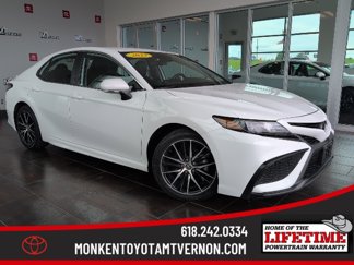 Used 2023 Toyota Camry SE image 1