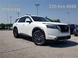 New 2025 Nissan Pathfinder SL image 1