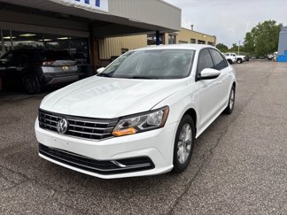 Used 2018 Volkswagen Passat 2.0T S image 1