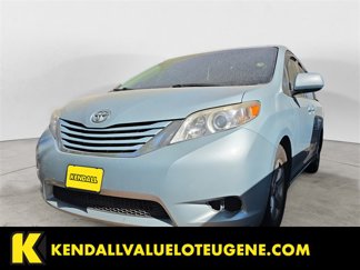 Used 2015 Toyota Sienna LE image 1
