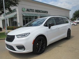 Used 2025 Chrysler Pacifica Limited image 1