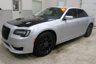 Used 2022 Chrysler 300 Touring L image 1