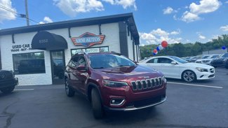 Used 2019 Jeep Cherokee Limited image 1