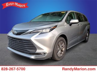 Used 2024 Toyota Sienna XLE video 1
