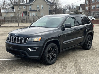 Used 2017 Jeep Grand Cherokee Laredo image 1