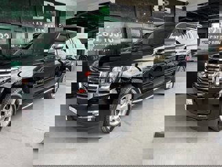 Used 2020 Chevrolet Suburban Premier image 1