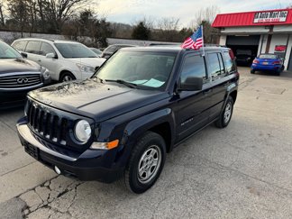 Used 2016 Jeep Patriot Sport image 1