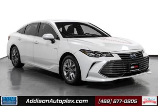 Used 2020 Toyota Avalon XLE w/ Moonroof Package image 1