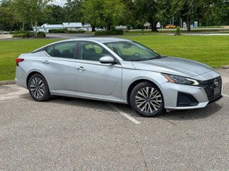Used 2023 Nissan Altima 2.5 SV image 1