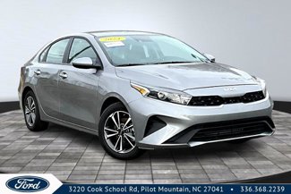 Used 2024 Kia Forte LXS image 1