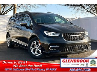Certified 2023 Chrysler Pacifica Limited image 1