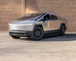 Used 2024 Tesla Cybertruck AWD Crew Cab image 1