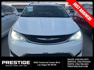 Used 2020 Chrysler Pacifica Limited image 1