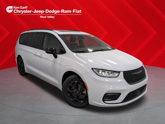 New 2025 Chrysler Pacifica Premium image 1