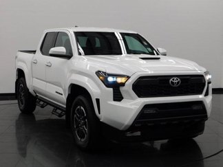 Certified 2025 Toyota Tacoma TRD Sport image 1