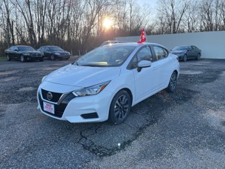 Used 2022 Nissan Versa SV image 1