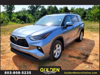 Used 2022 Toyota Highlander LE image 1