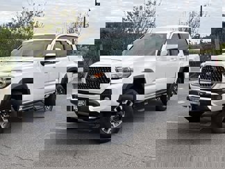 Used 2018 Toyota Tacoma TRD Off-Road image 1