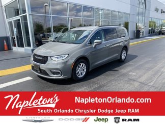 Used 2022 Chrysler Pacifica Touring-L image 1