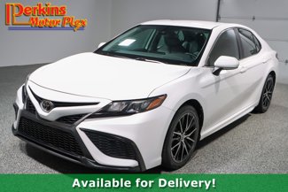 Used 2023 Toyota Camry SE image 1