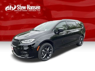 New 2025 Chrysler Pacifica Limited image 1