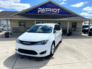 Used 2018 Chrysler Pacifica Touring Plus w/ Tire & Wheel Group image 1