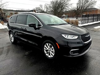 New 2025 Chrysler Pacifica Select image 1