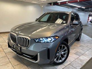 Used 2024 BMW X5 xDrive40i w/ Premium Package image 1
