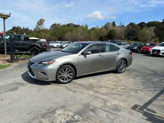 Used 2017 Lexus ES 300h w/ Navigation System Package image 1