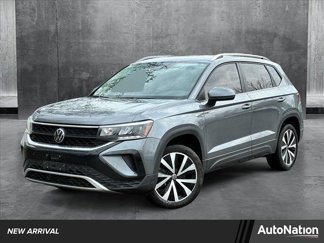 Used 2022 Volkswagen Taos SE image 1