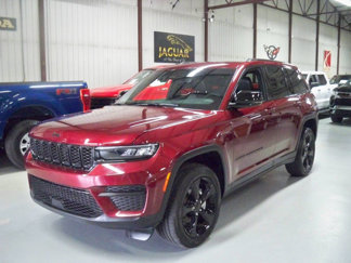 Used 2024 Jeep Grand Cherokee Altitude image 1