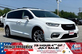 Used 2022 Chrysler Pacifica Limited image 1
