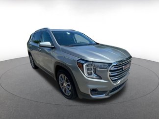 Used 2024 GMC Terrain SLT image 1