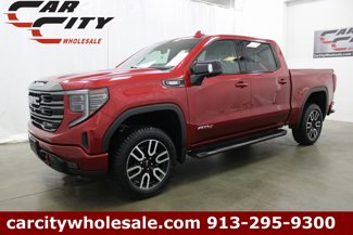 Used 2023 GMC Sierra 1500 AT4 w/ Technology Package image 1