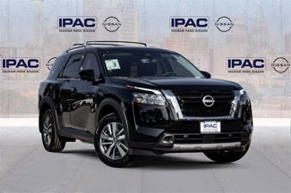 New 2025 Nissan Pathfinder SL image 1