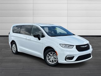 New 2026 Chrysler Pacifica Select video 2