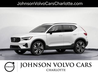 Certified 2025 Volvo XC40 B5 Plus image 1
