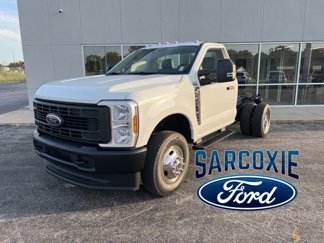 New 2025 Ford F350 4x4 Regular Cab DRW Super Duty image 1