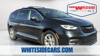 Used 2022 Chrysler Pacifica Limited image 1