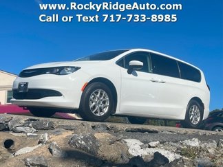 Used 2023 Chrysler Voyager LX image 1