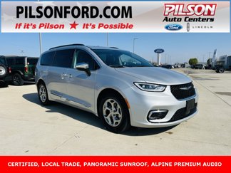 Used 2023 Chrysler Pacifica Limited image 1